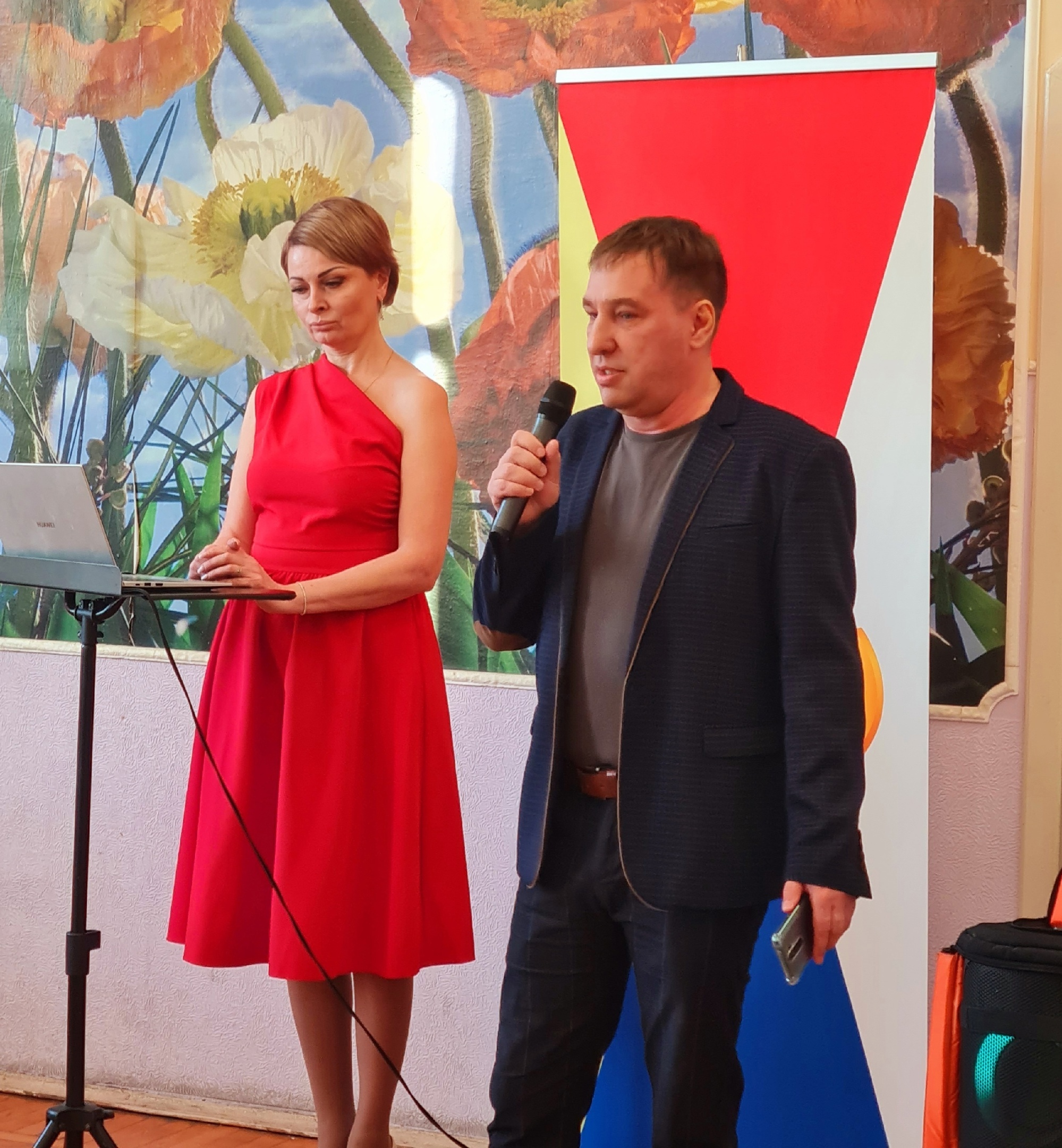 Степан Кадашников на концерте в госпитале Санкт-Петербурга Поздравление бойцов с Днем защитника Отечества Стихи о любви войне СВО